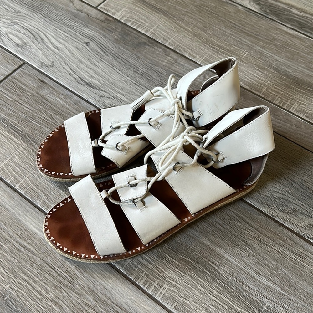 Lucky Brand bone gladiator sandals 8